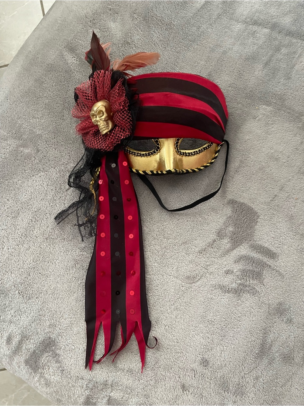 Spirit Red & Black Pirate-Style Eye Mask with Gold Skull Accent